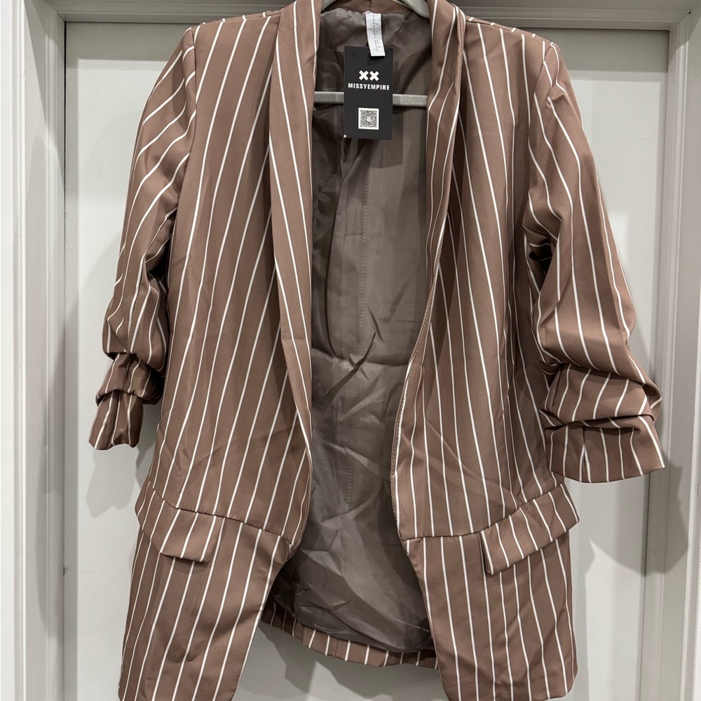 Blazer - Picture 2 of 4